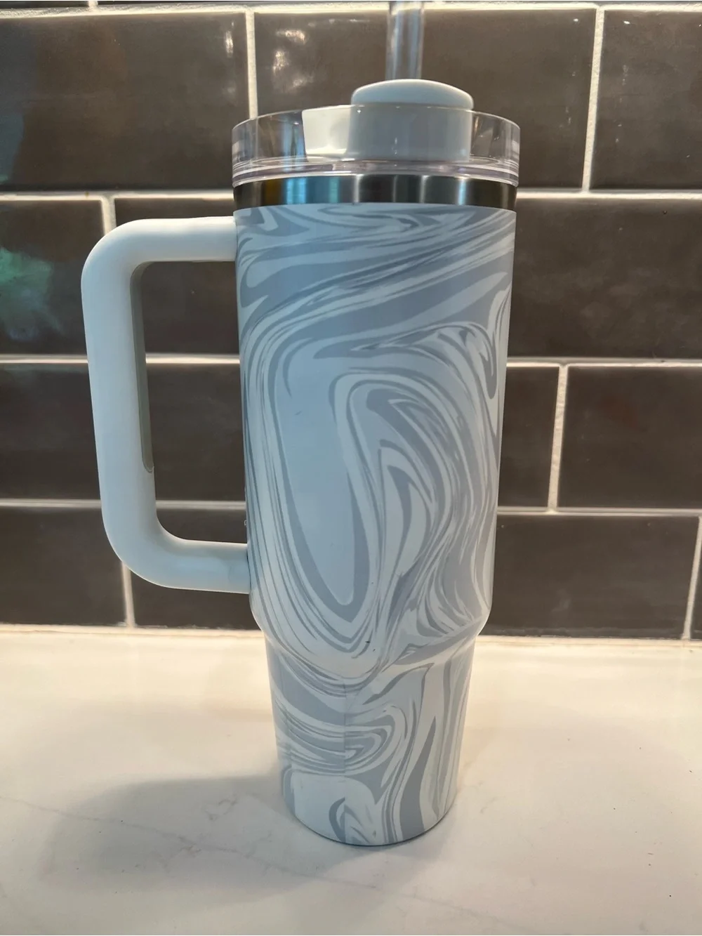 Stanley Quencher H2.0 FlowState Tumbler – 30 oz Polar Swirl - Picture 3 of 6